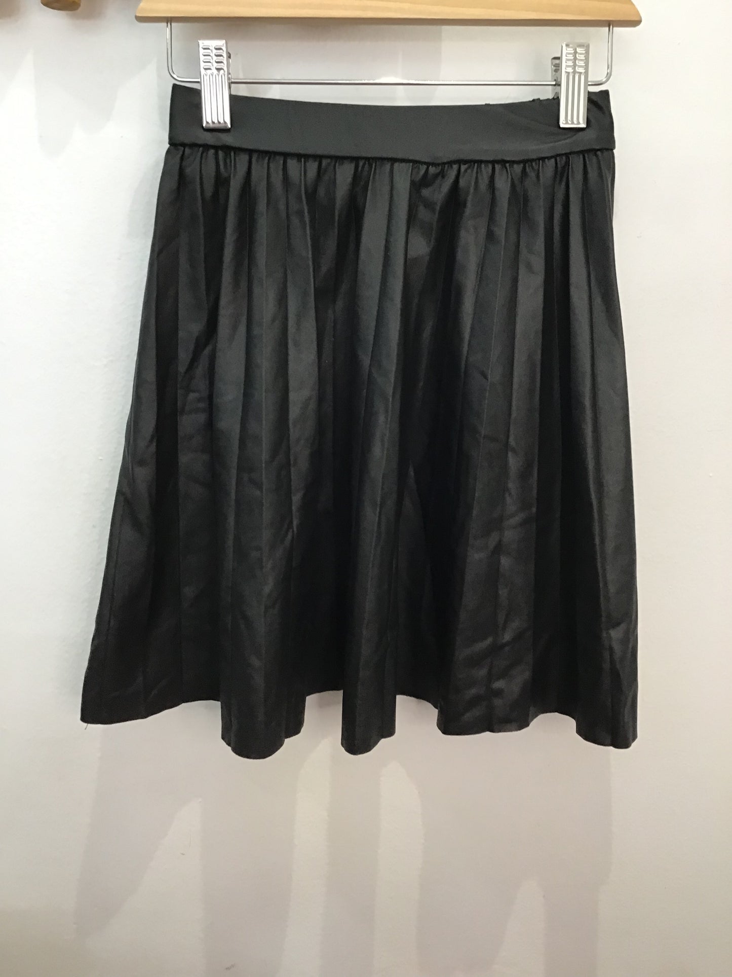 Faux leauther pleated skirt 9y
