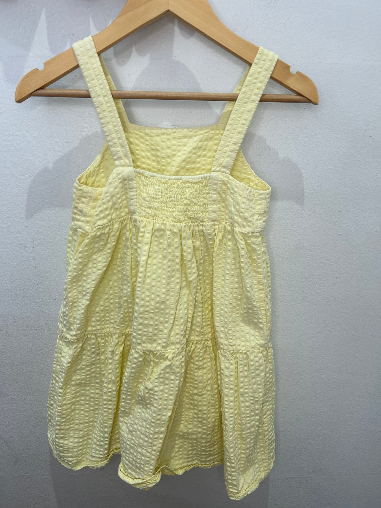 Light yellow texutred dress 4-5y