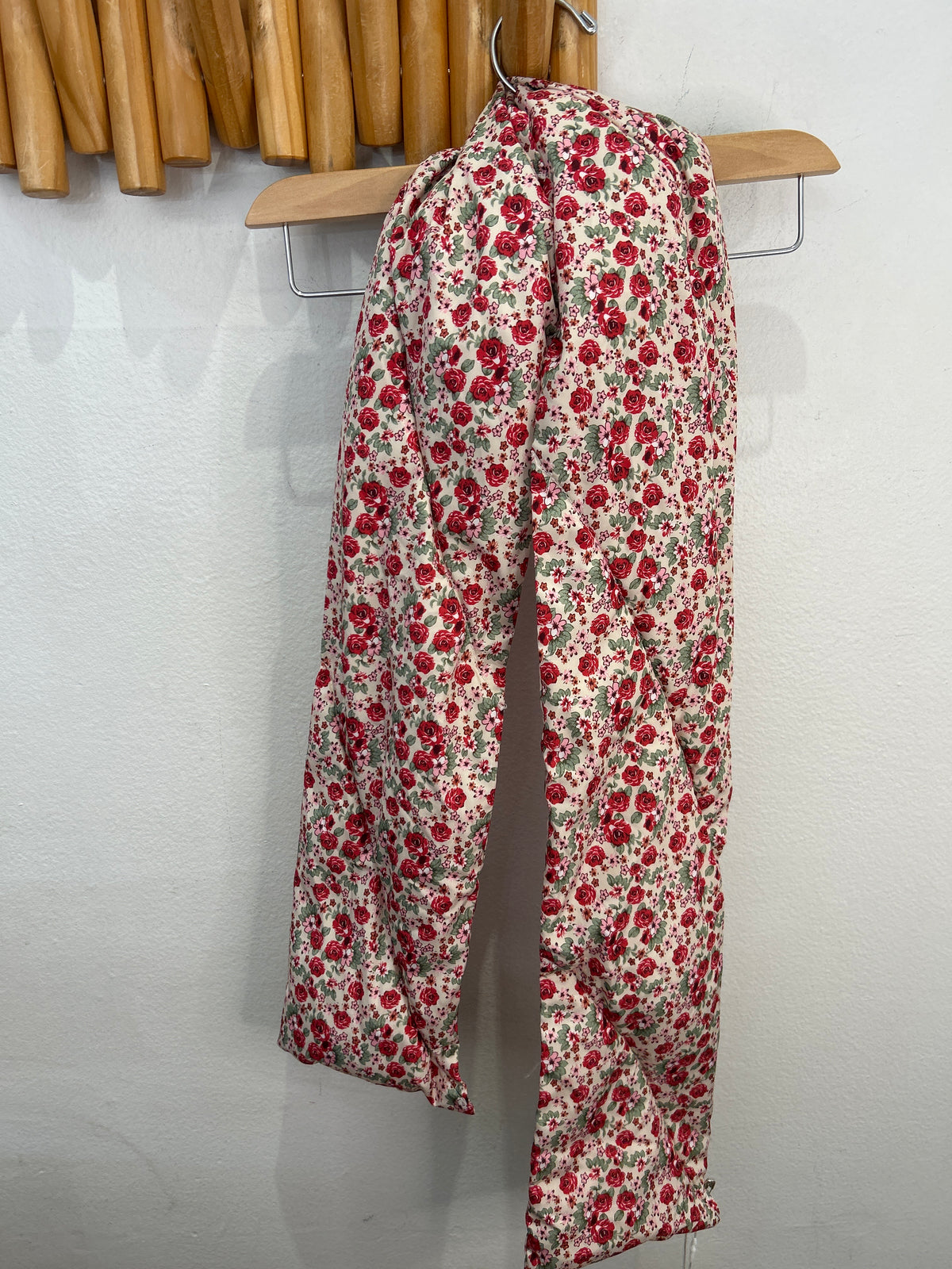 Roses puffer scarf- one size (8-12y)