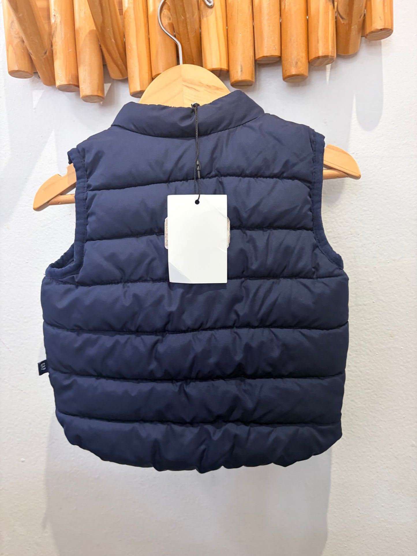 Navy puffer vest 6-12m