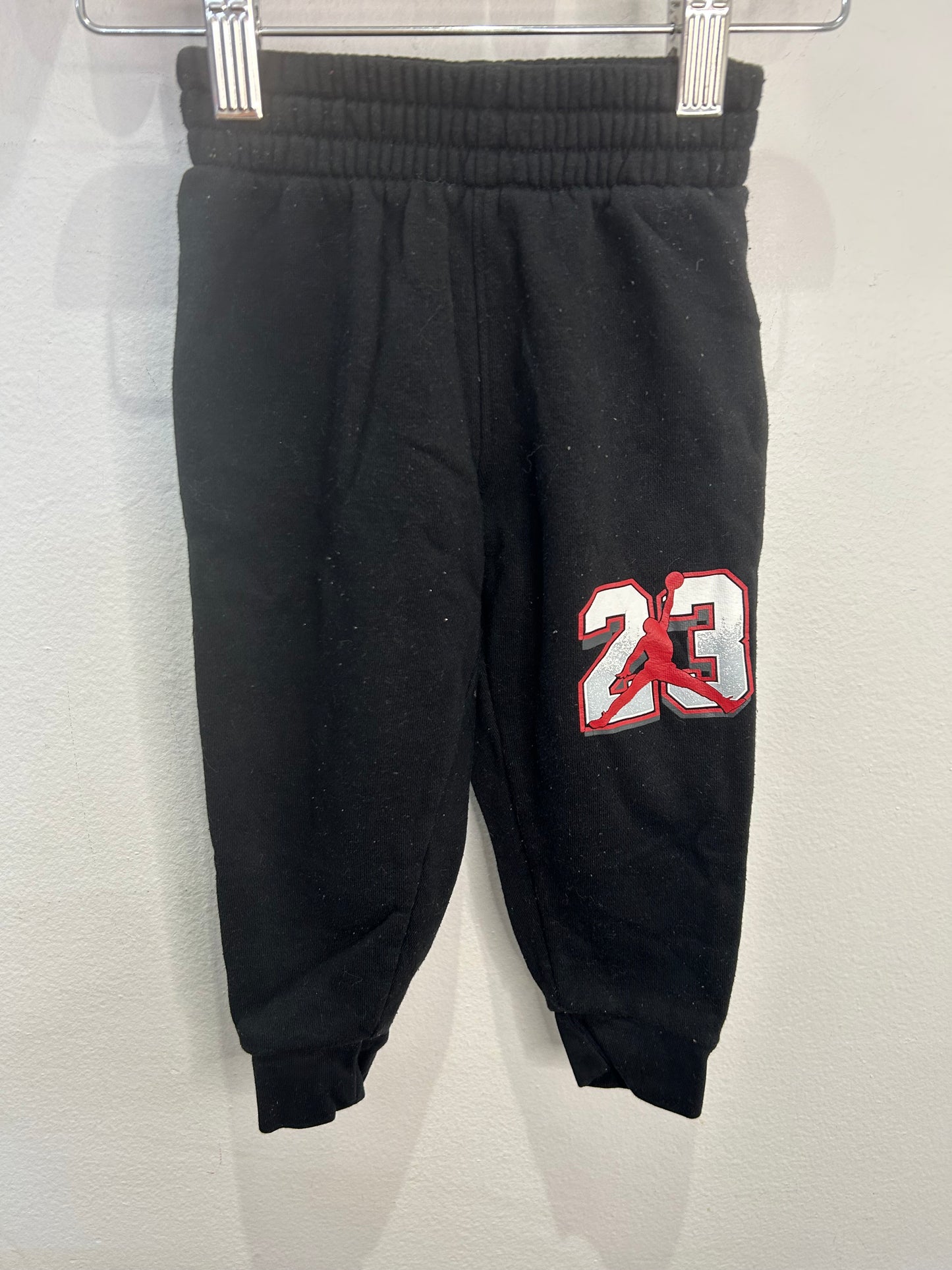 Black jordan joggers 2y