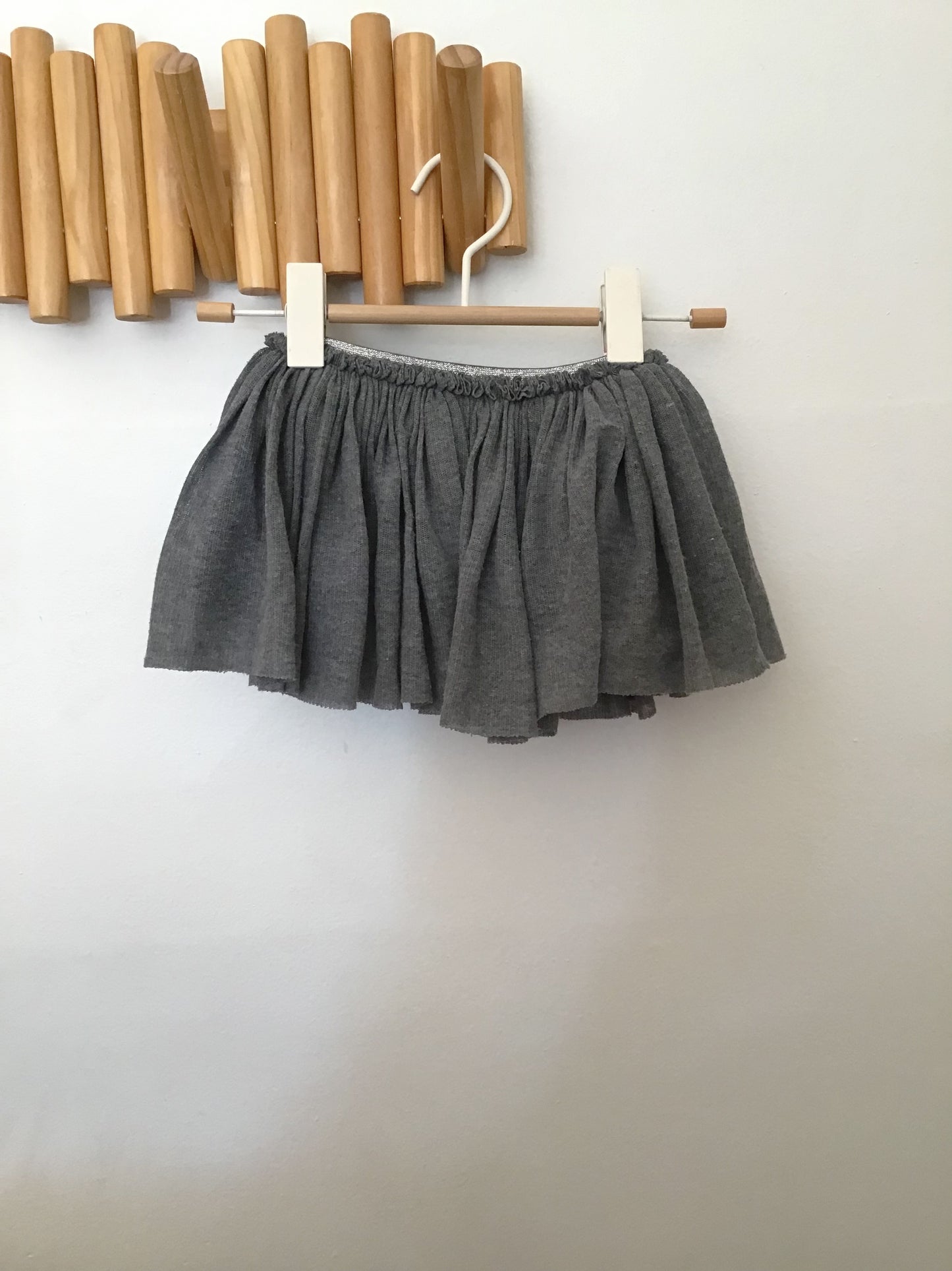 Grey fluffy skirt 9-12m