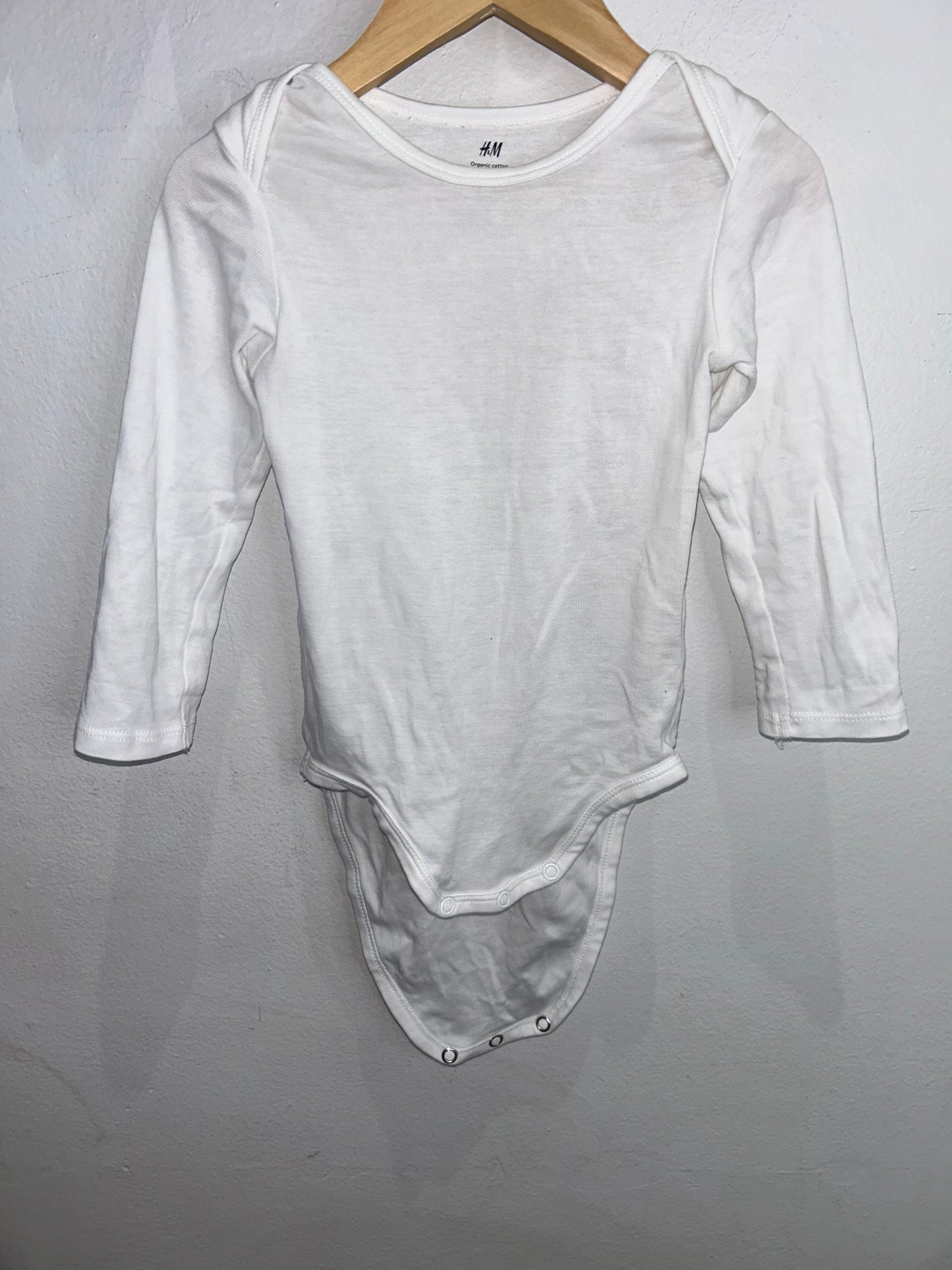 White longsleeve onsie 18-24m