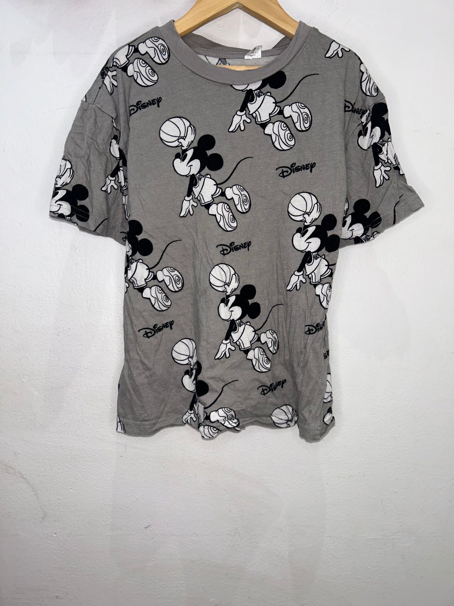 Mickey basketball tee 6-8y
