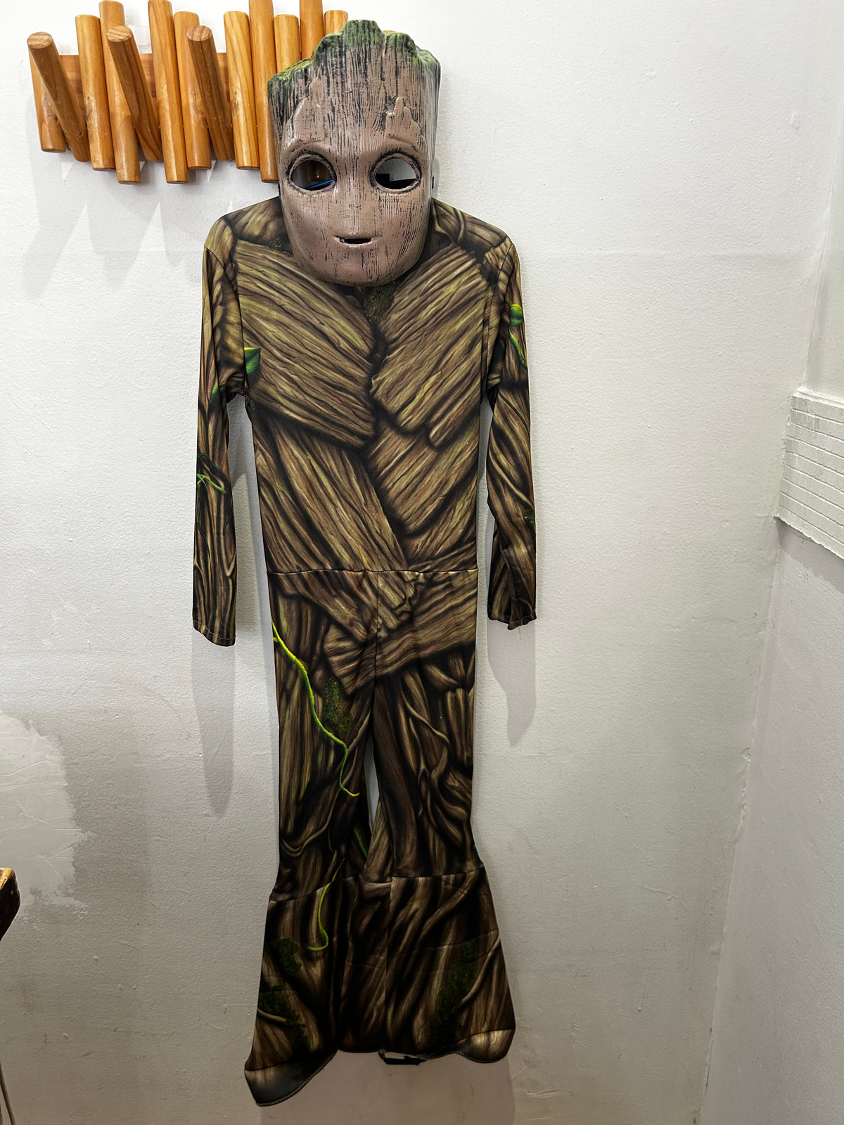Groot costume 8-10y