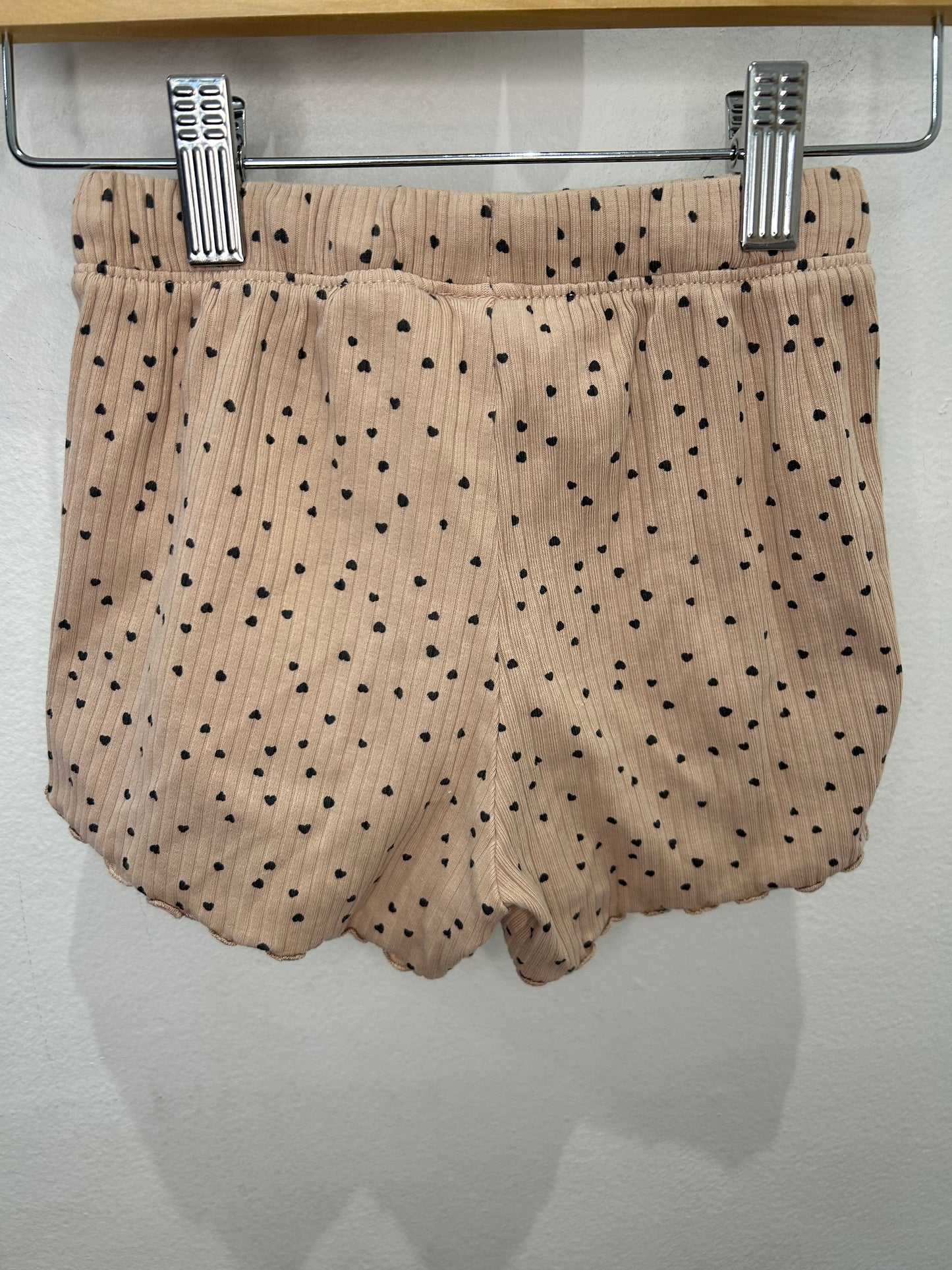 Beige hearts shorts 2-3y