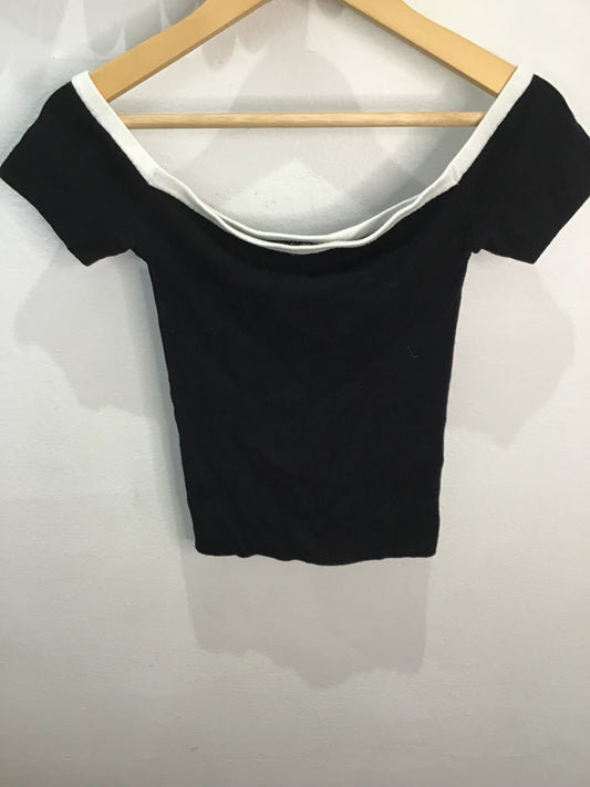 Off should black kint tee- adult XXS