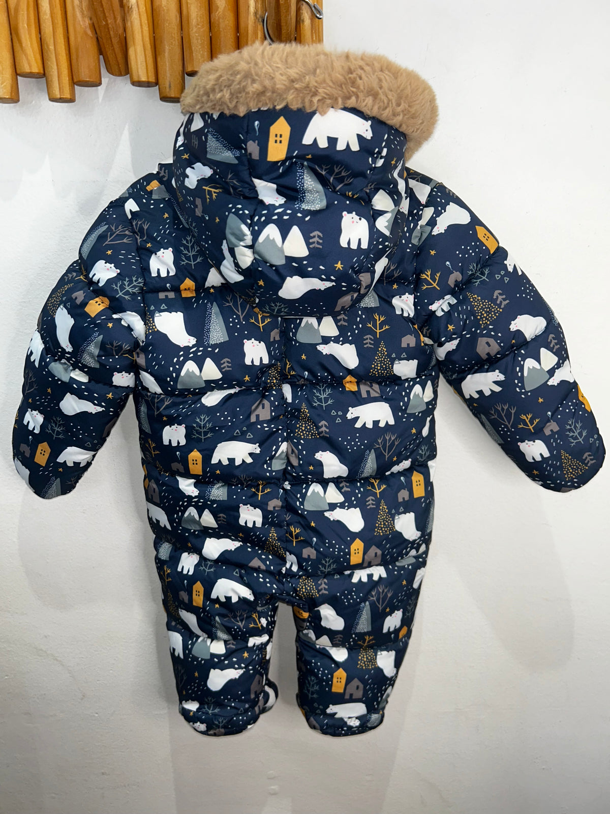 Polar bears snowsiut 3-6m