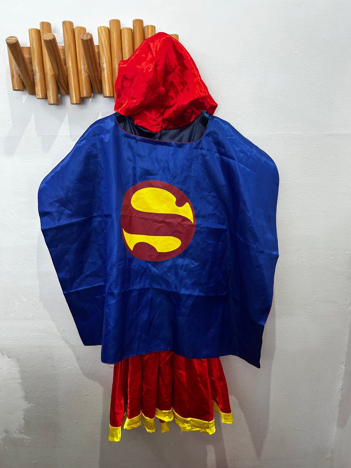 Super girl costume 12y