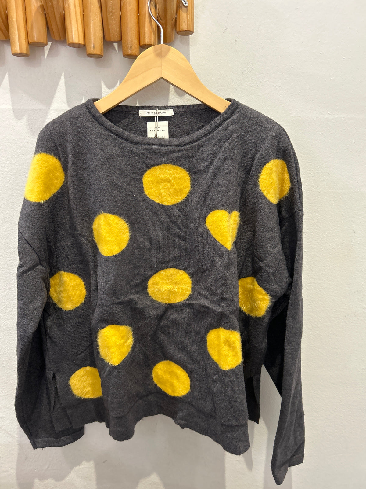 Yellow dots sweater 11-12y