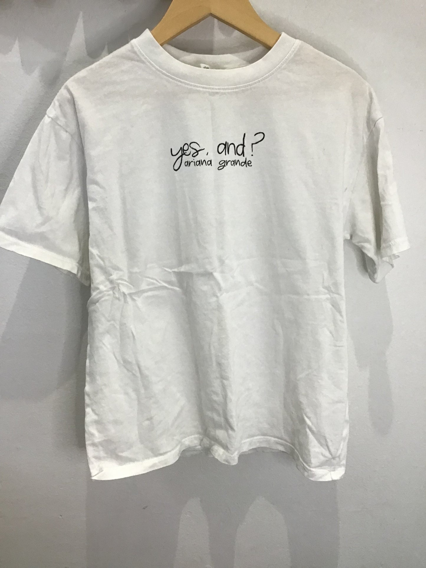 Ariana Grande tee 8-10y