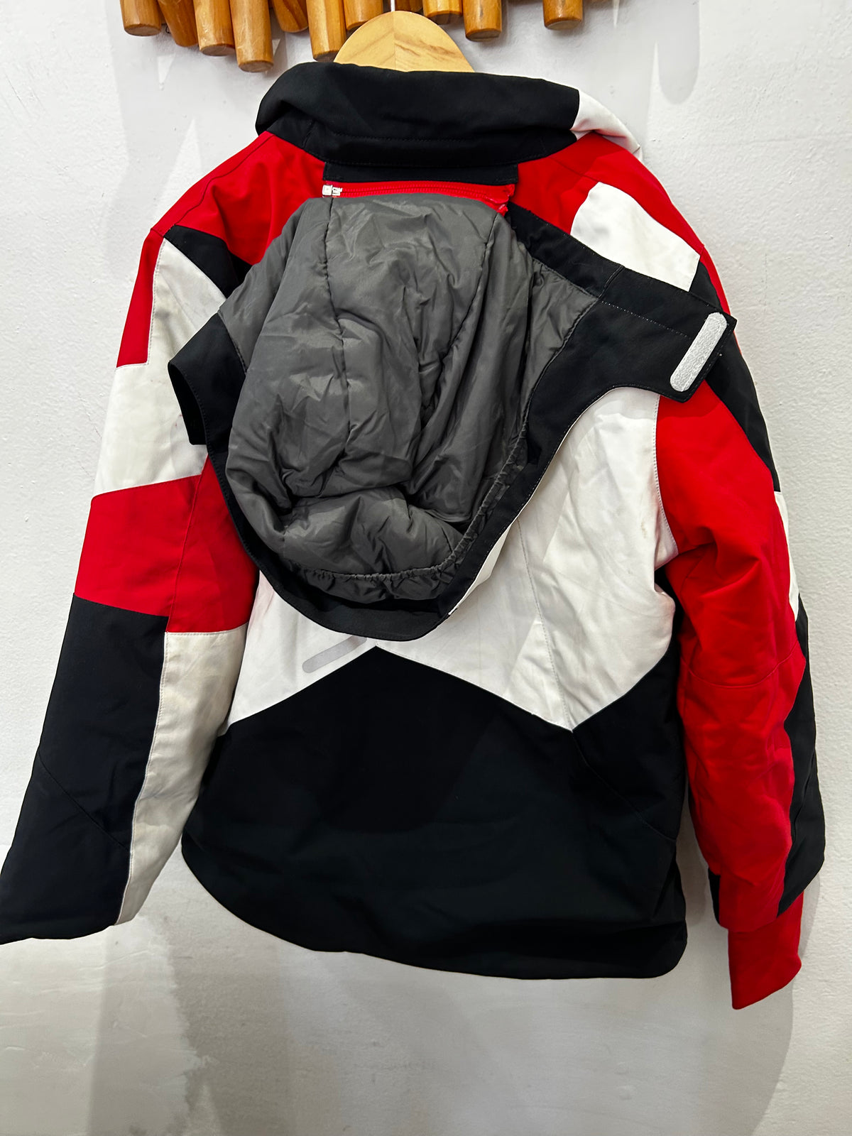 Red and black midweight puffer 9-10y