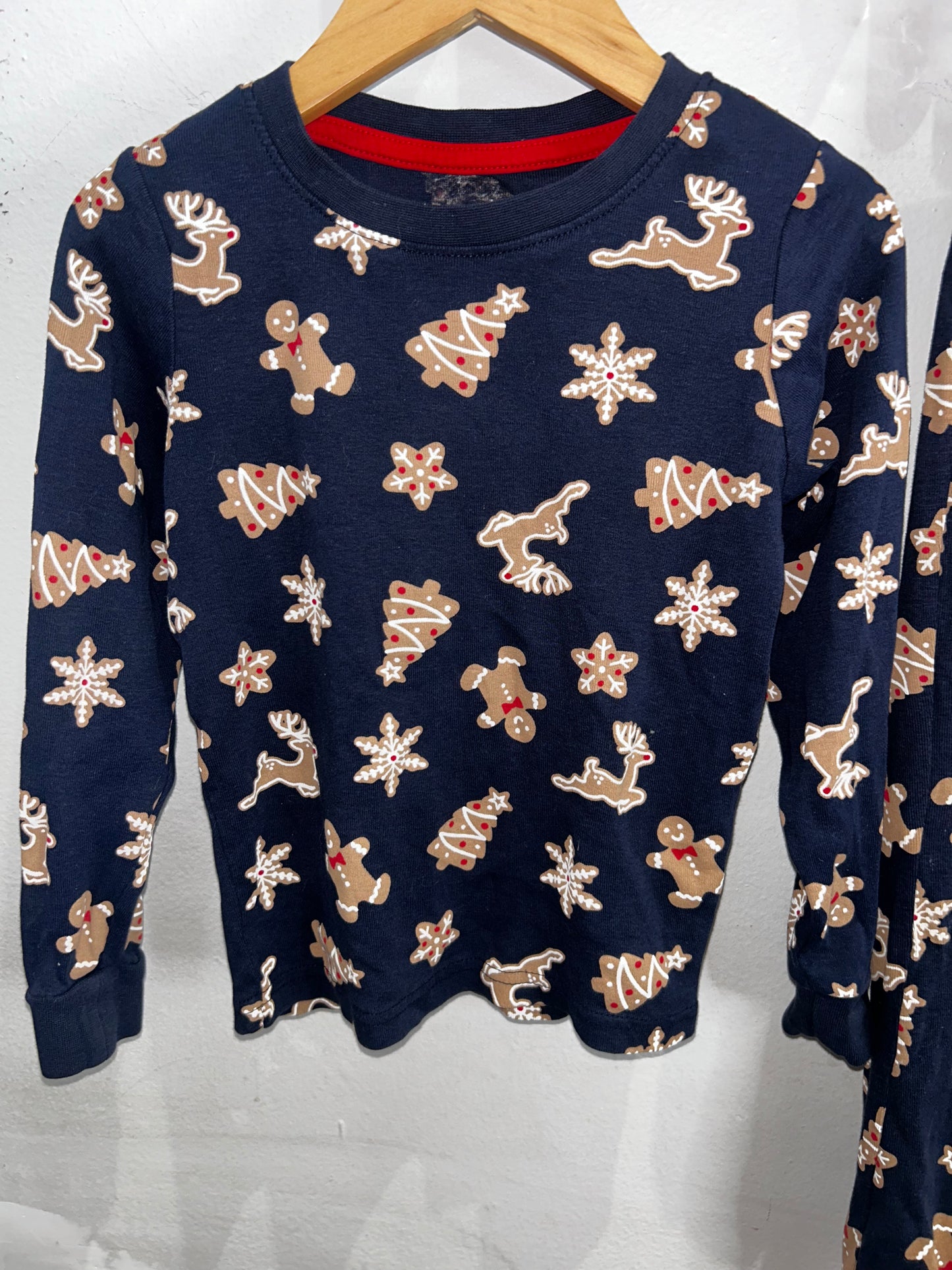 Gingerbread pyjamas 5y