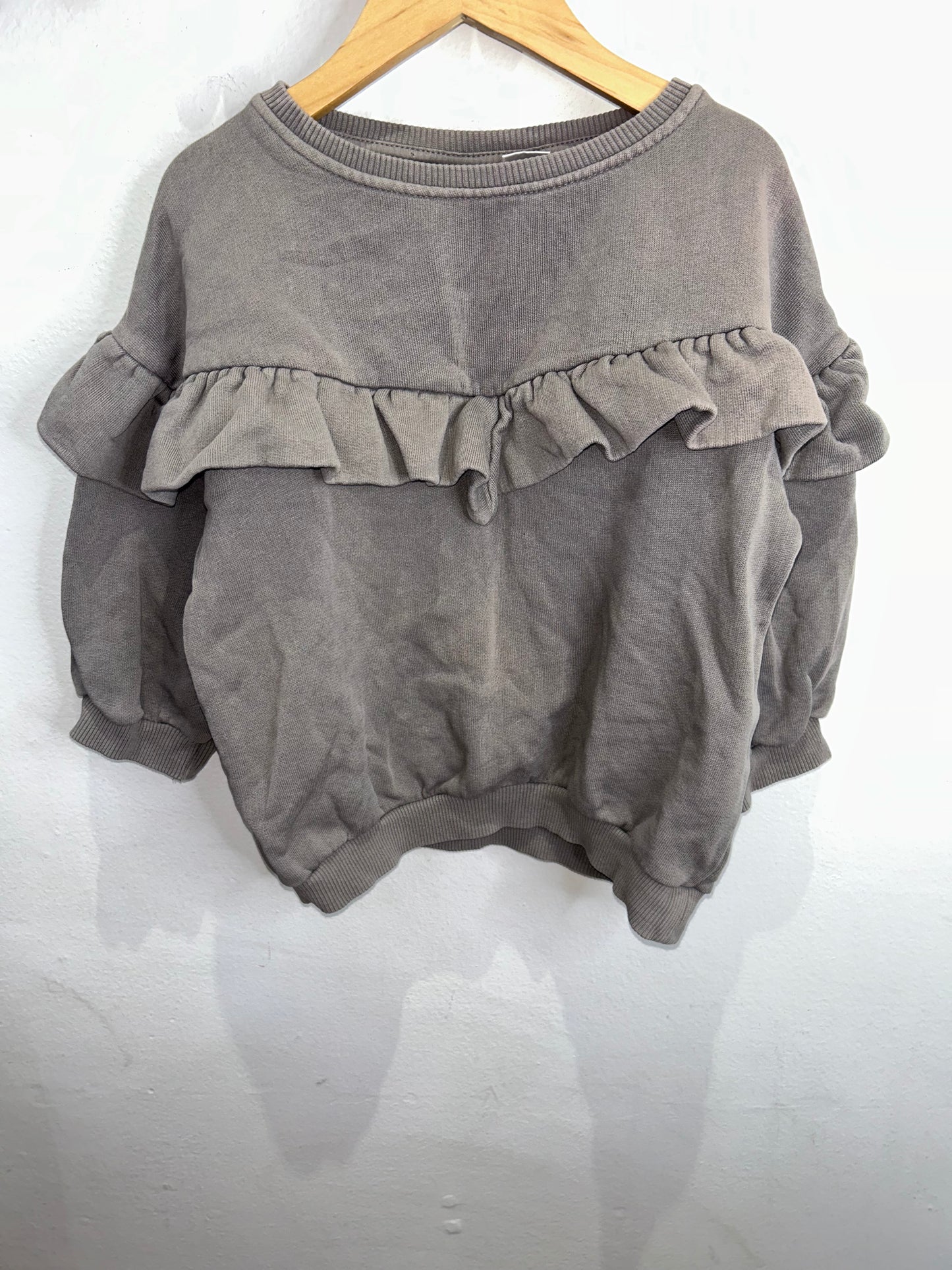 Dark taupe collar sweater 4-5y
