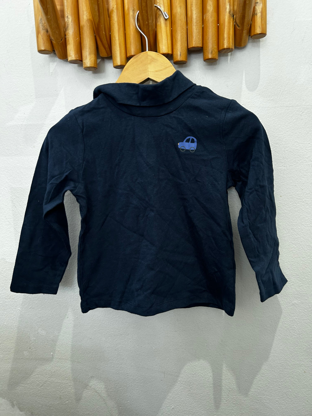 Navy mockneck w car 3y