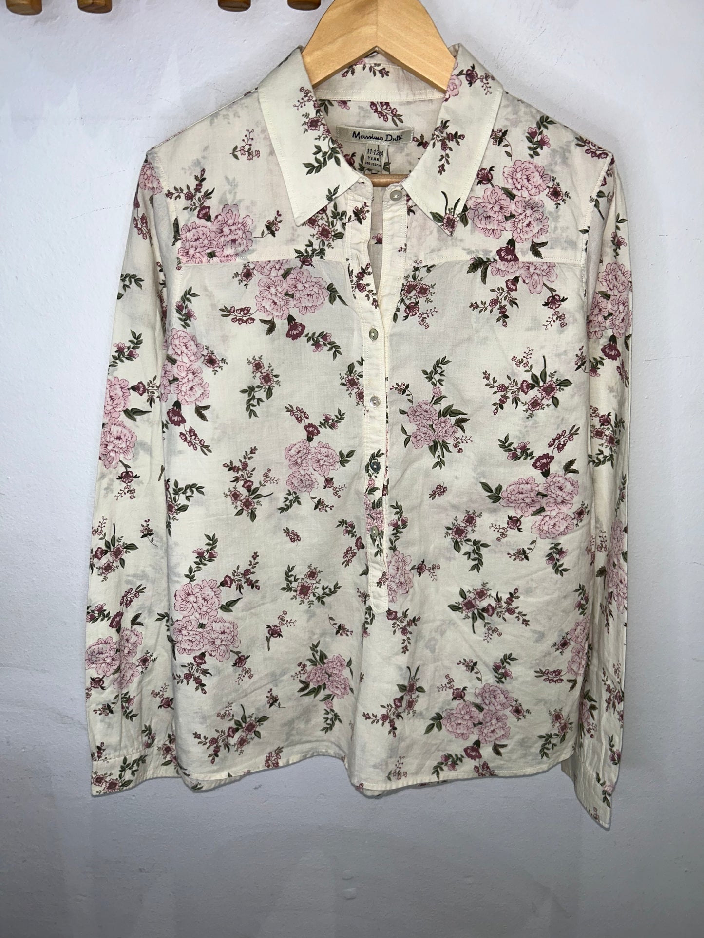Floral Blouse w Buttons 11-12y
