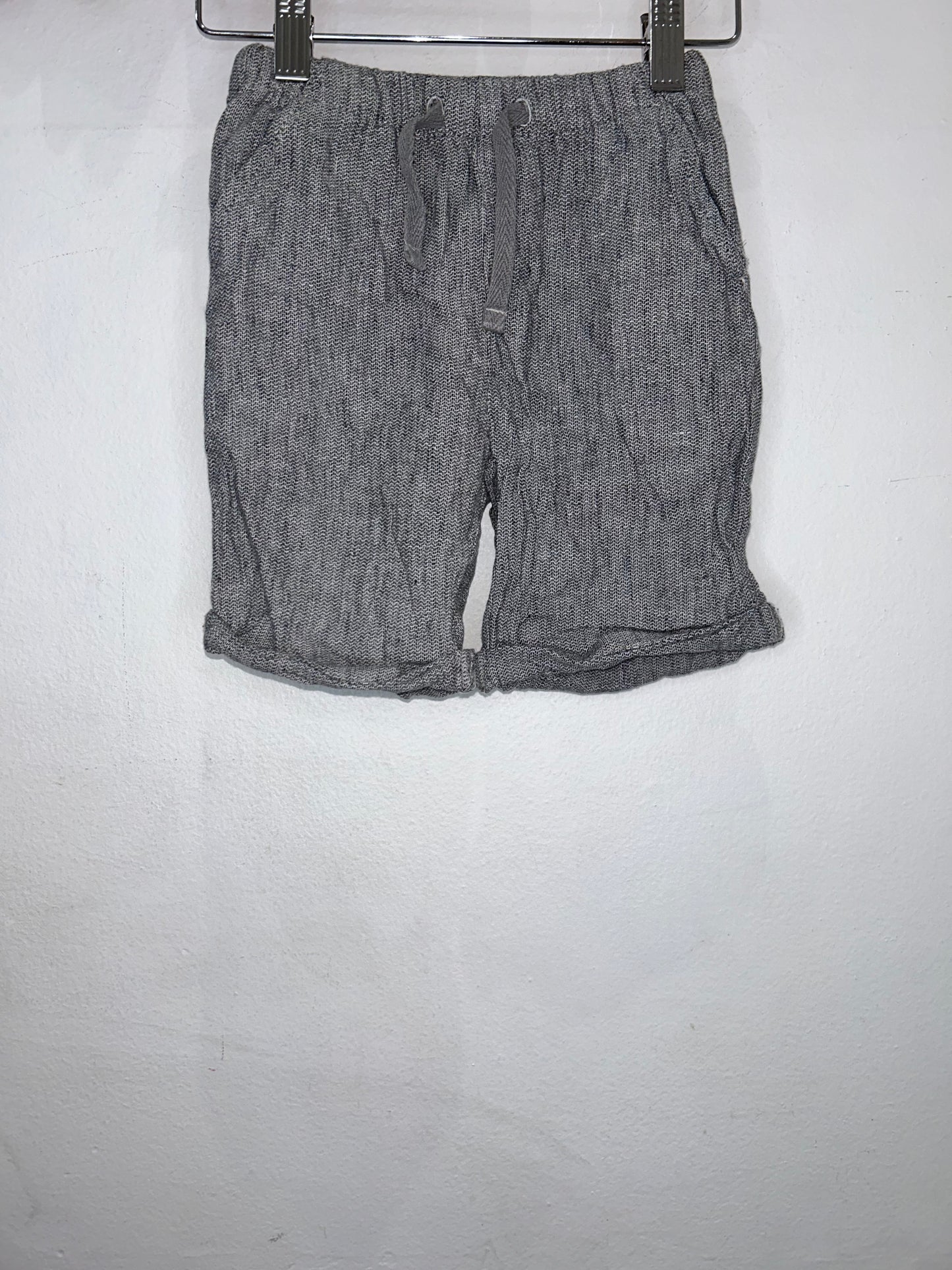 Grey texture shorts 4-5y