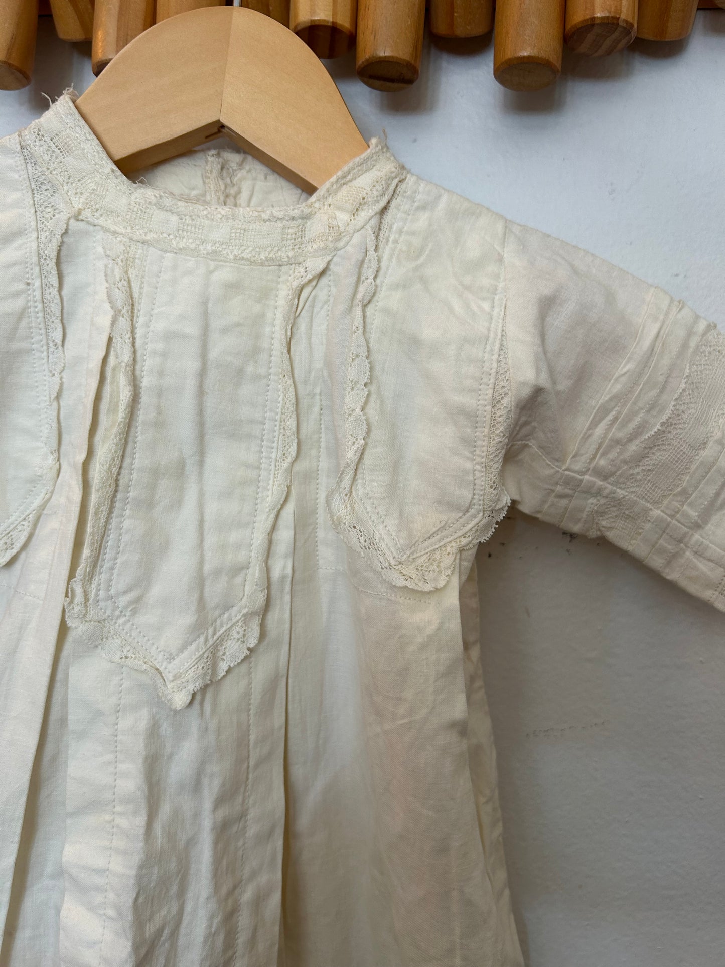 Fine embroidery dress 2y