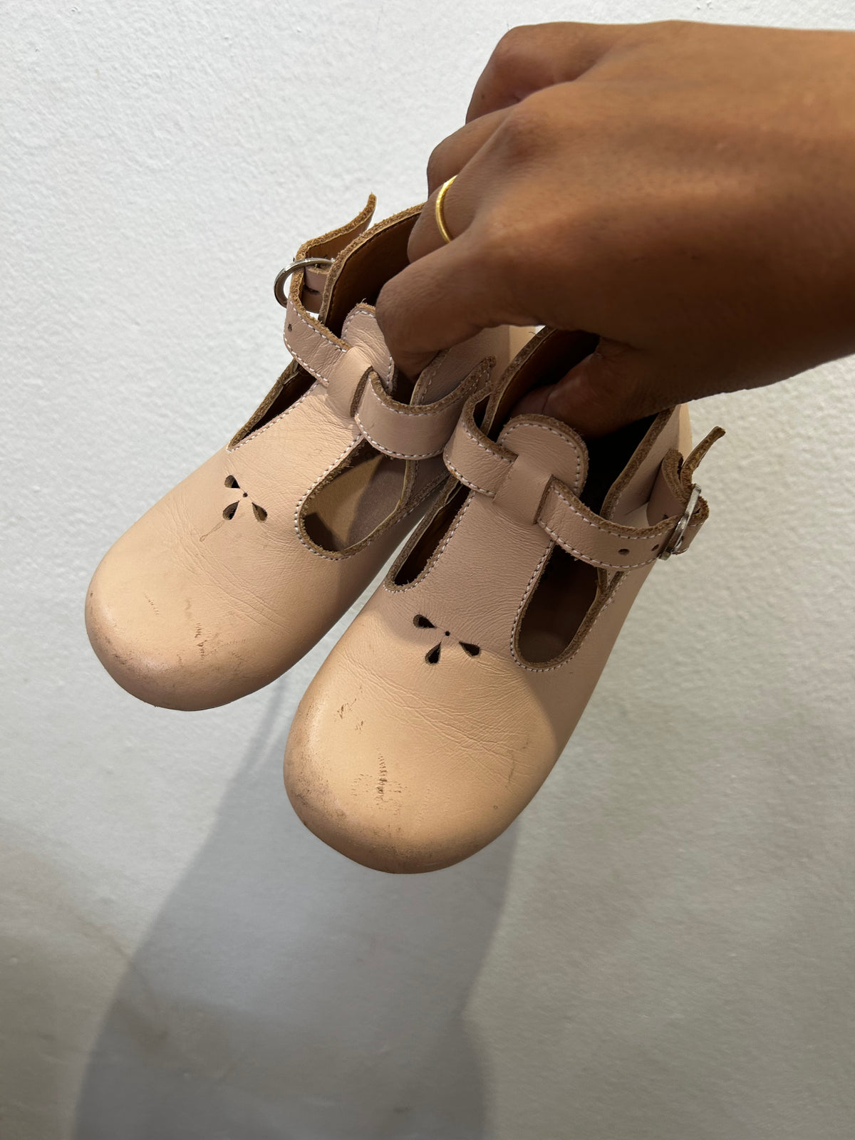 C8-9 light pink fancy shoes