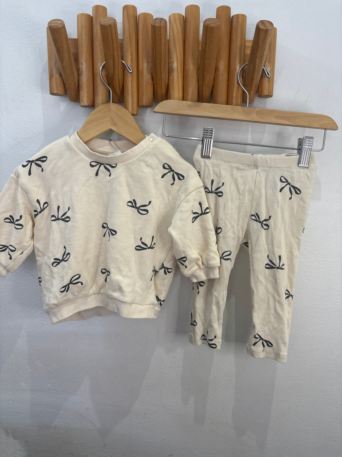 Black bows set 6-9m