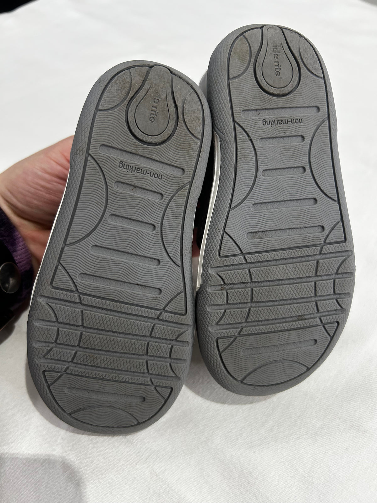 C8 Stride Rite grey sandals