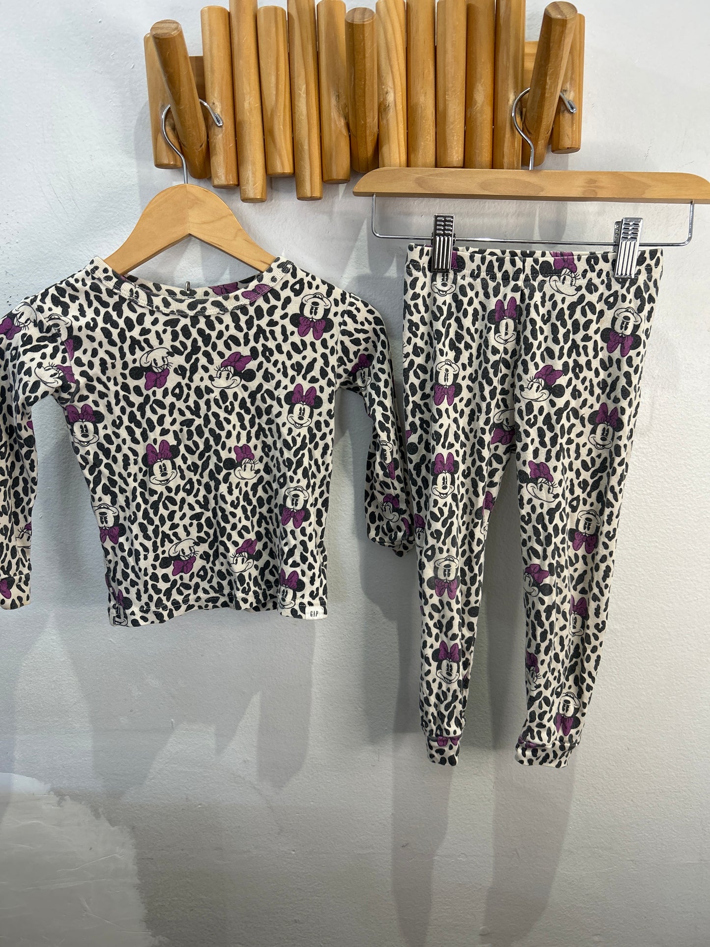 Leopard Minnie pyjamas 3y