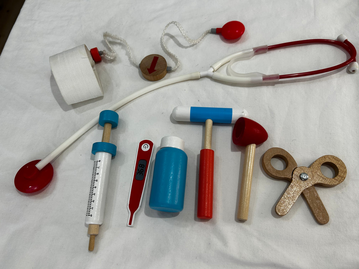 Wooden doctor set