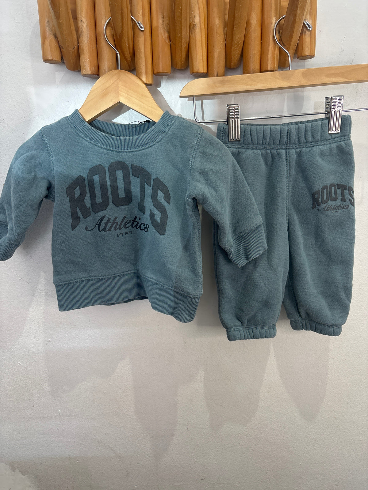 Roots sage jogger set 0-3m