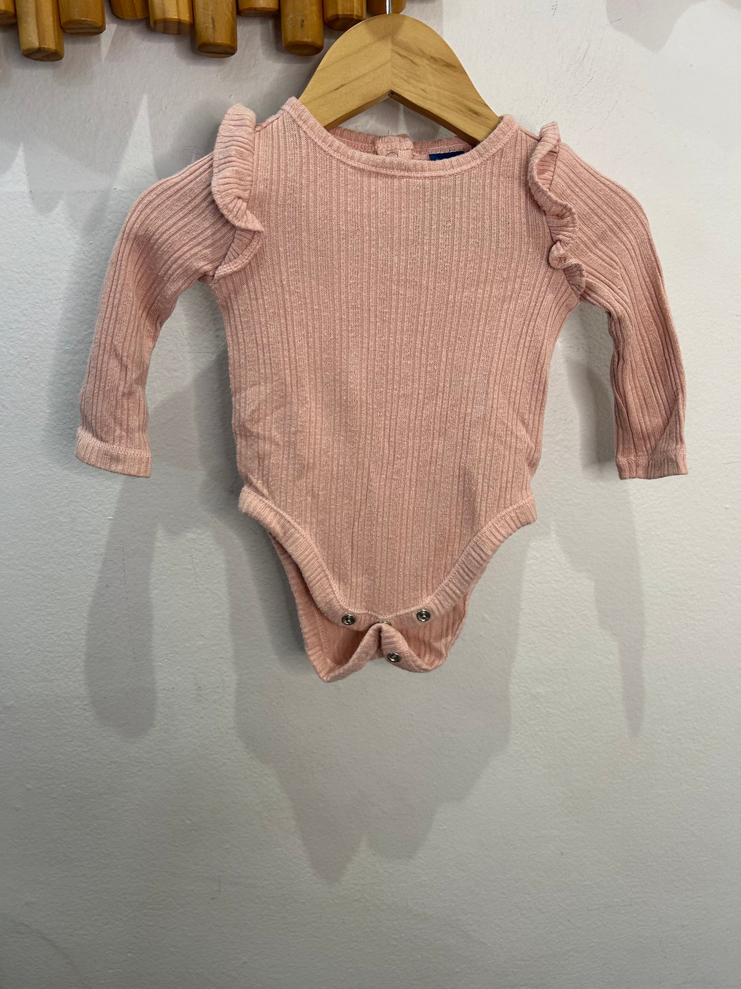 Pink knit ribbed onesie 0-3m