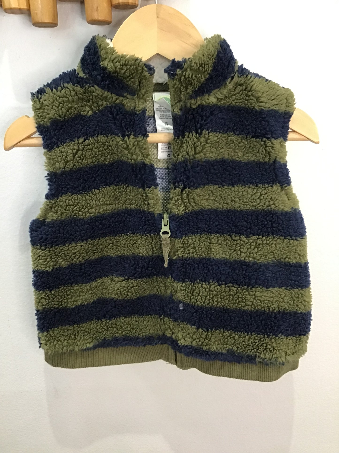 Fleecy green stripe vest 9m