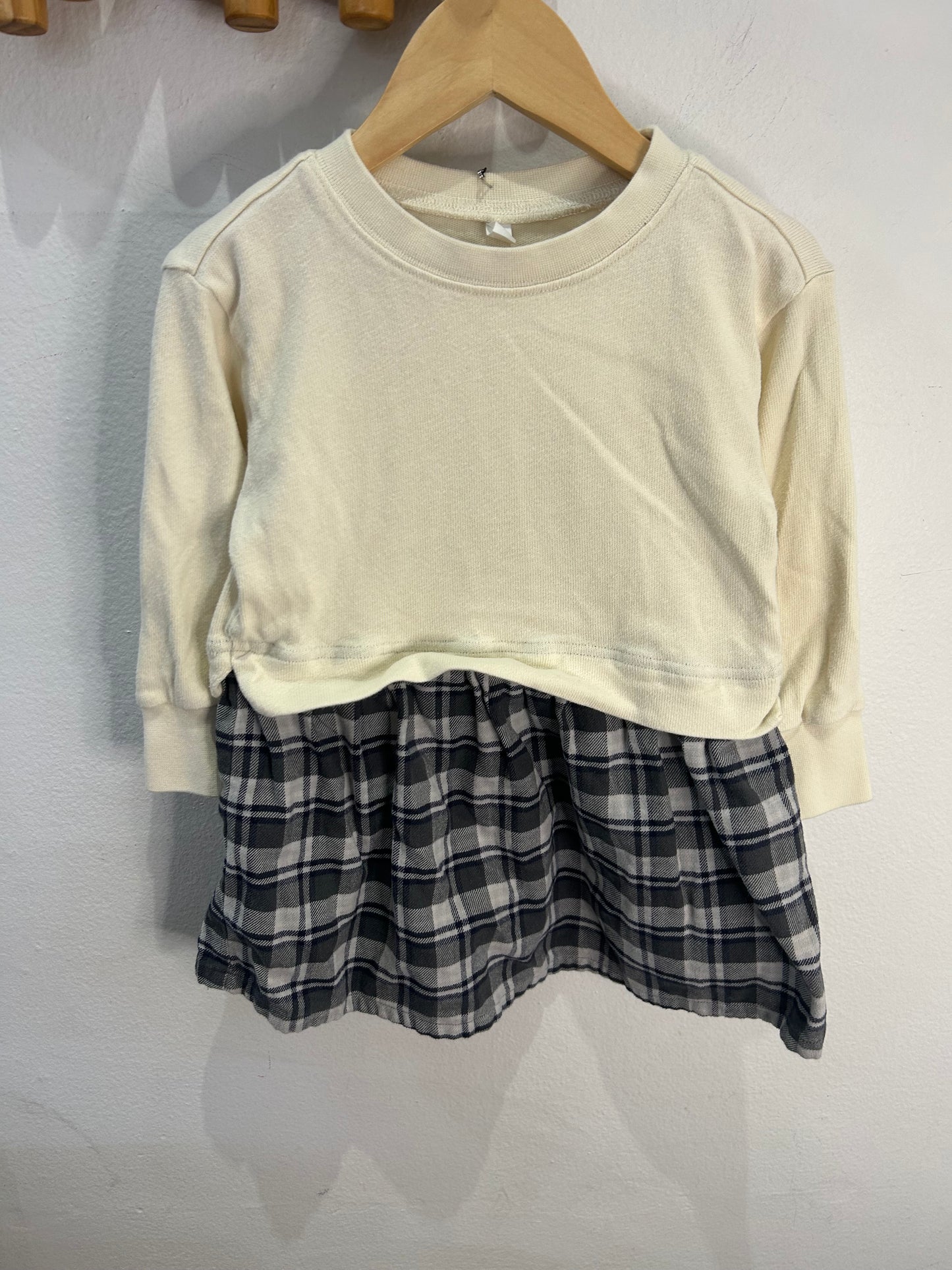 Cream flannel dress 3-4y