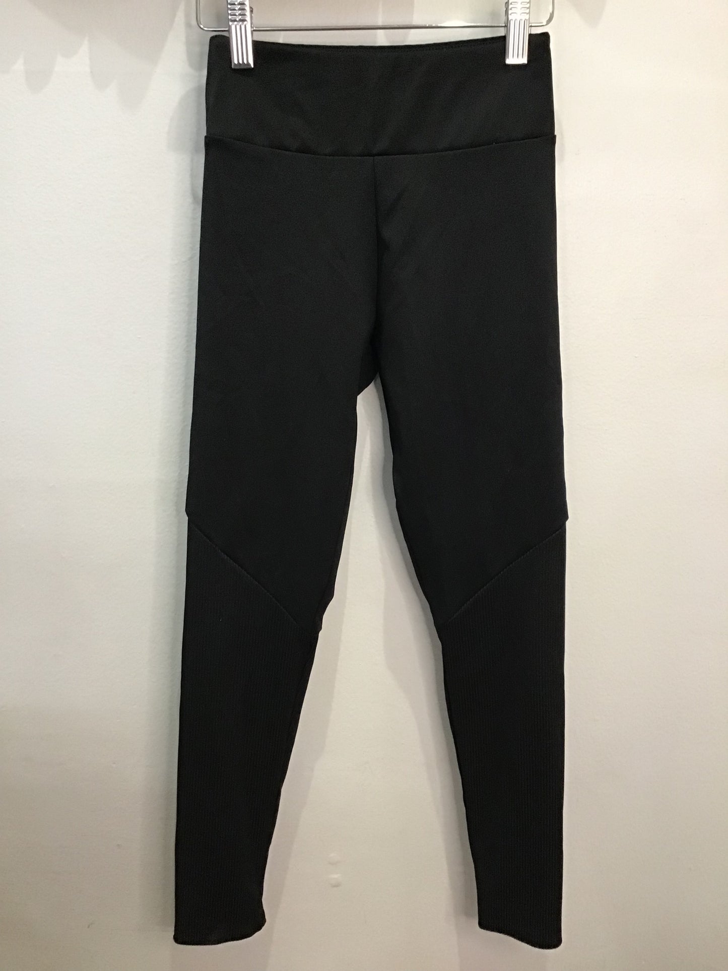 Black activewear leggings 9-10y