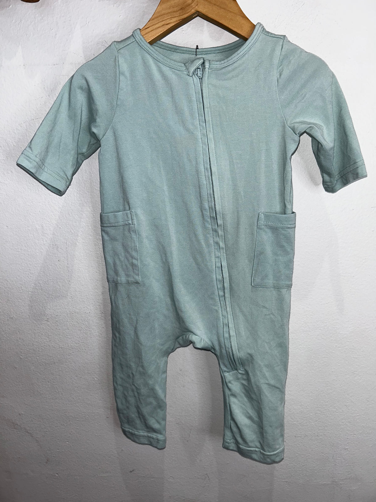 UV Skinz mint green romper 3-6m