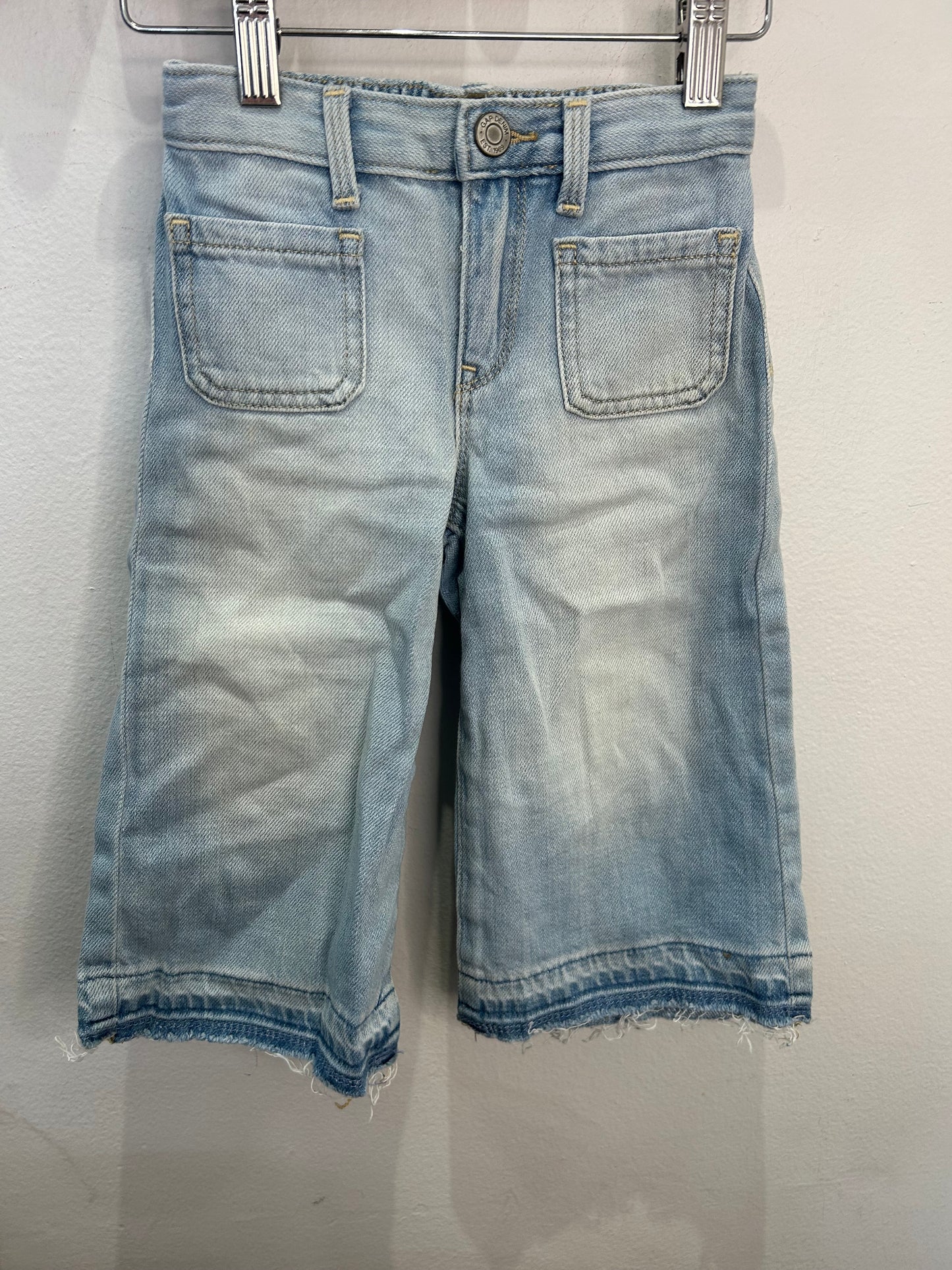 Wide leg jeans 4y