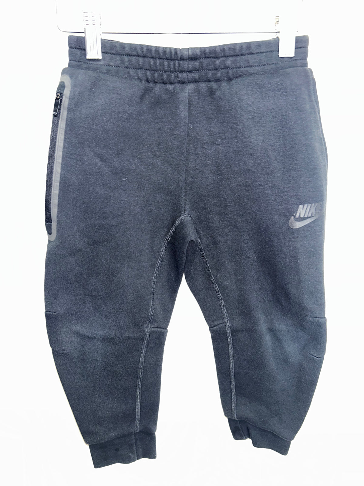 Nike classic black joggers 4-5y
