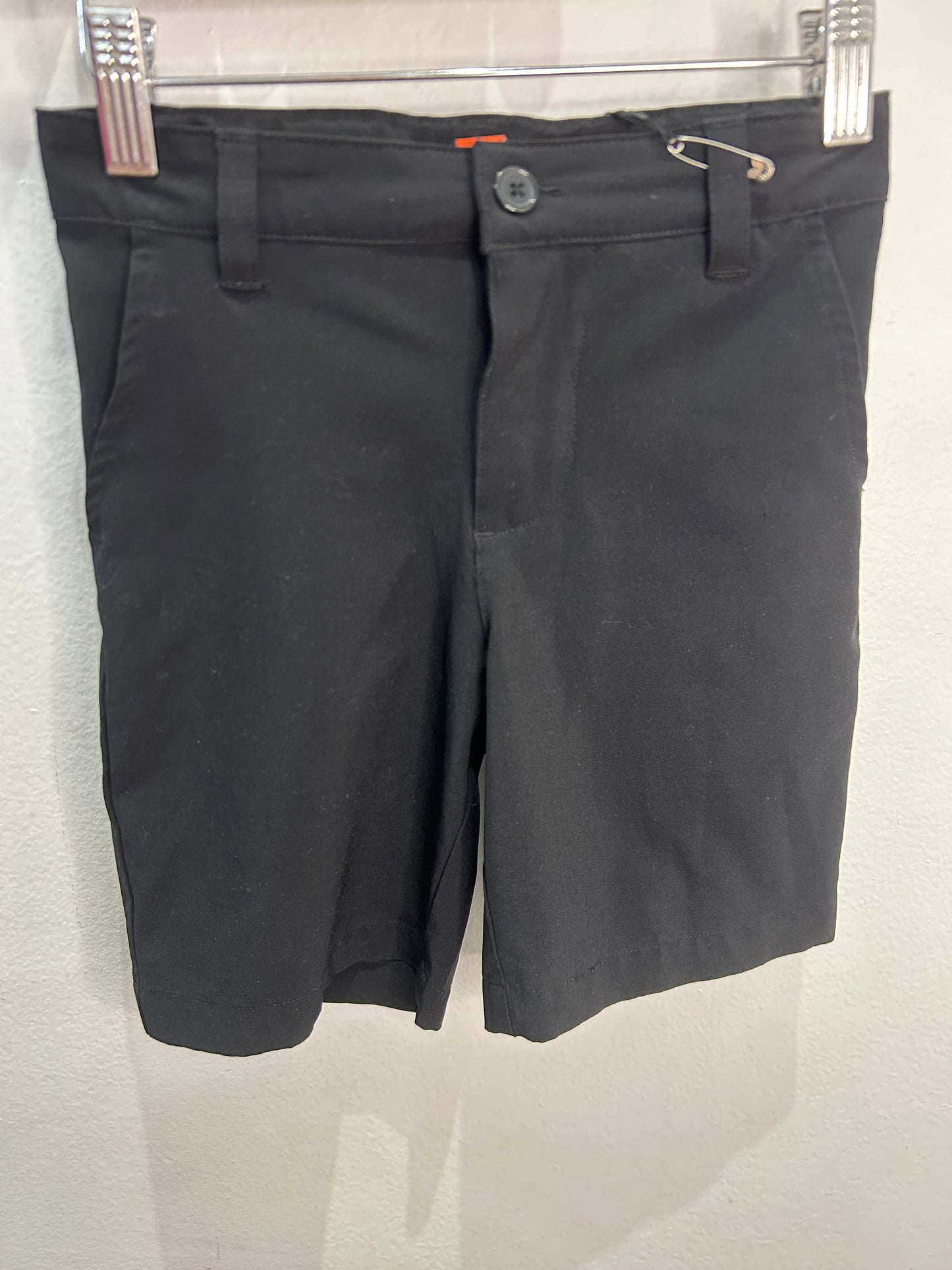 Black hiking shorts 6y