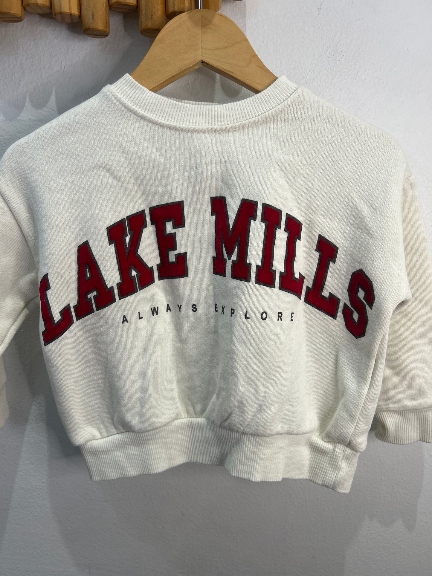 Lake Mills pullover 2-3y