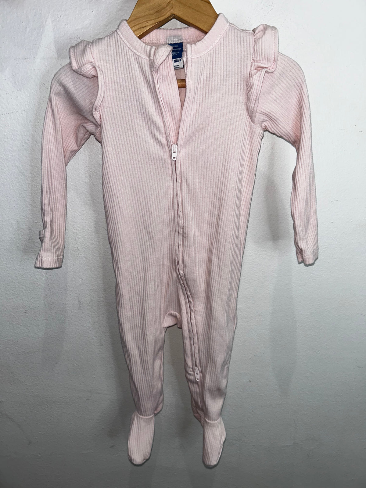 Light pink ribbed sleeper 6-9m