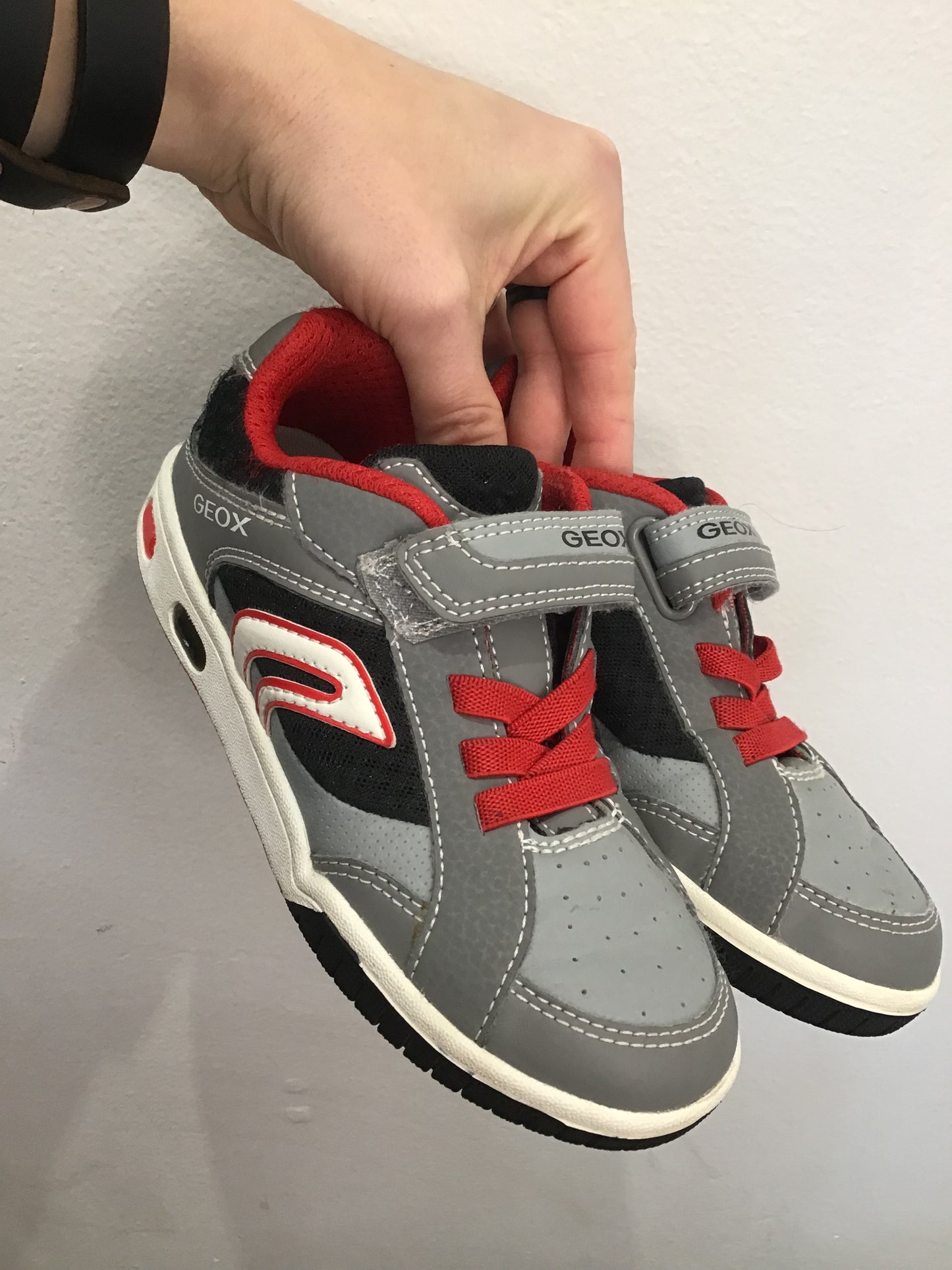 Y2 Geox grey sneakers