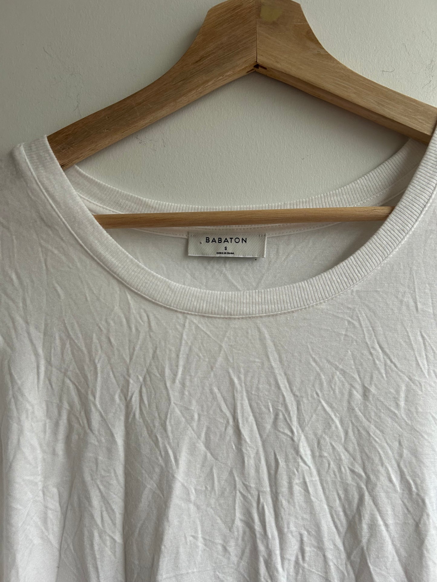 White lounge tee S