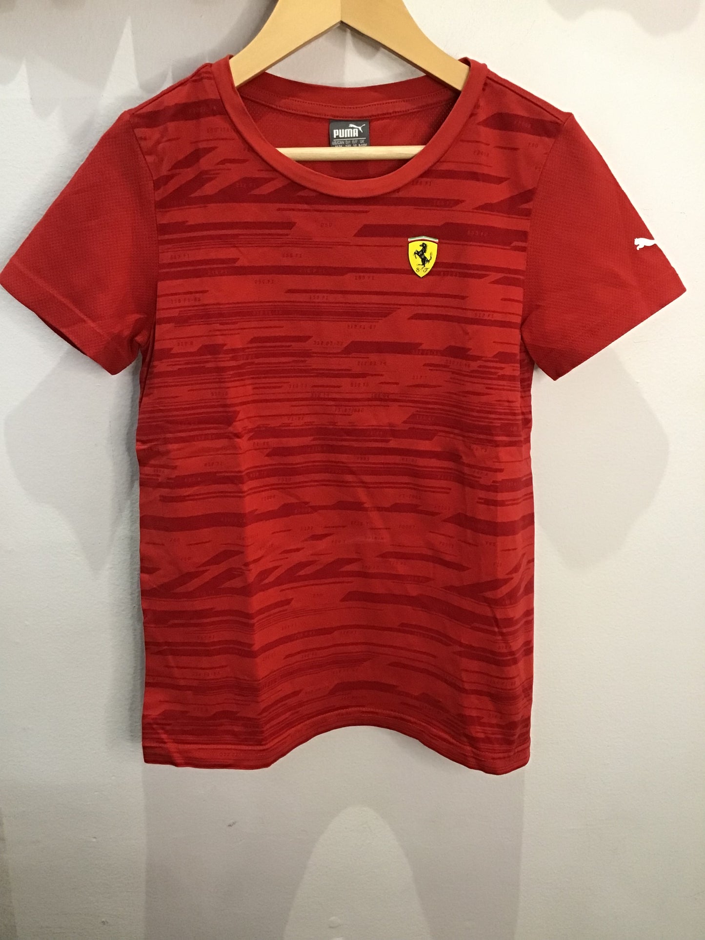 Puma Ferrari tee 9-10y