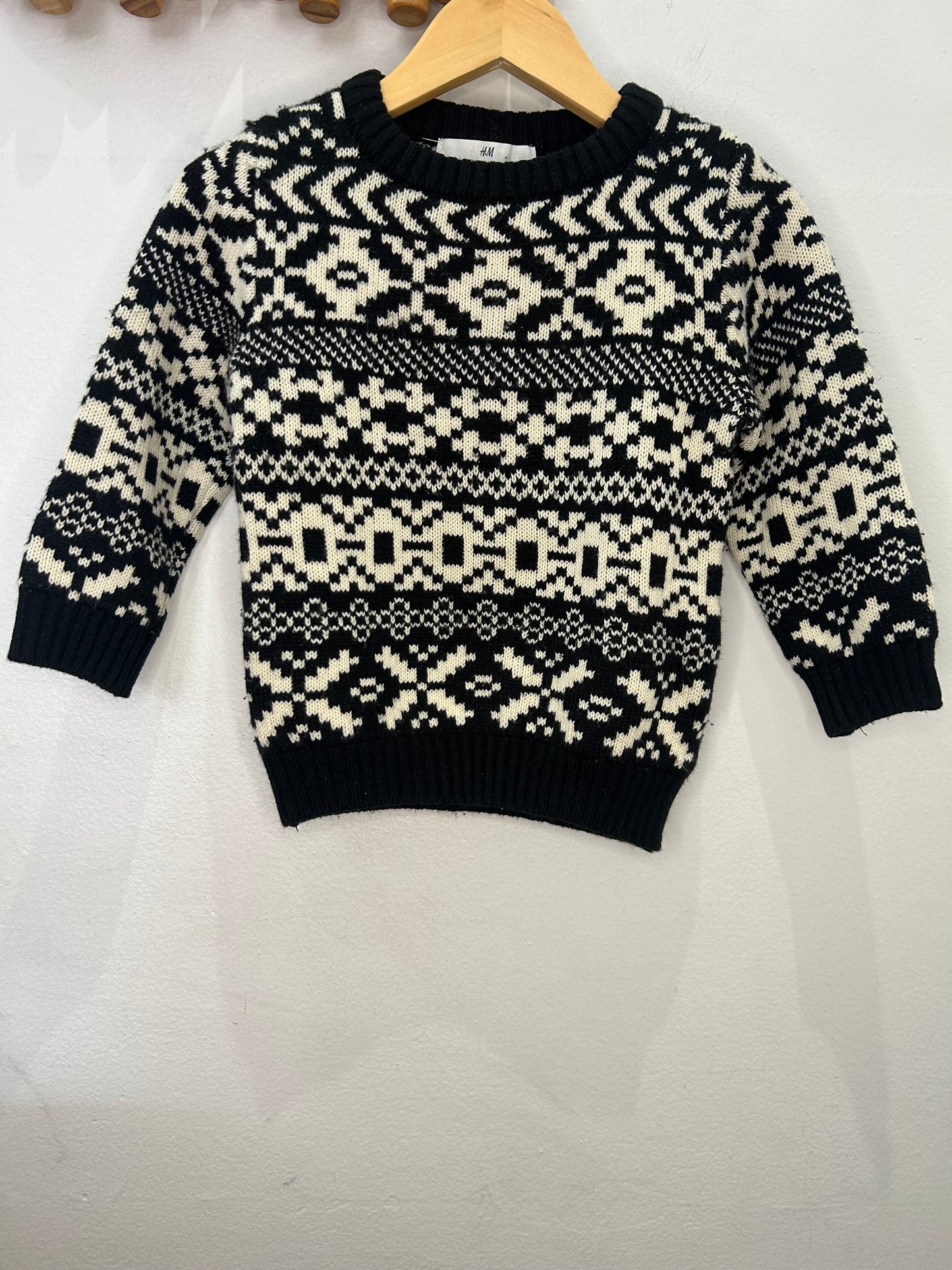 Black print sweater 2-4y