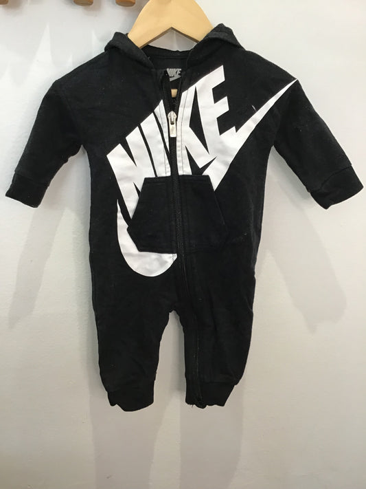 romper-Nike-black-3m