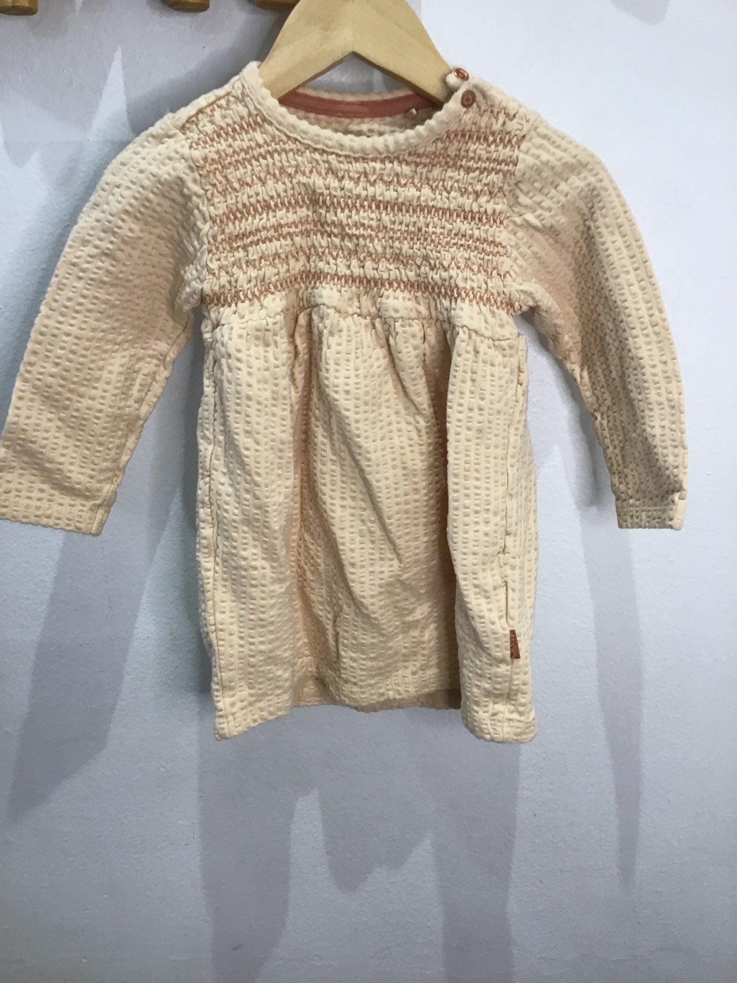 Peach textured smocked dress 9-12m