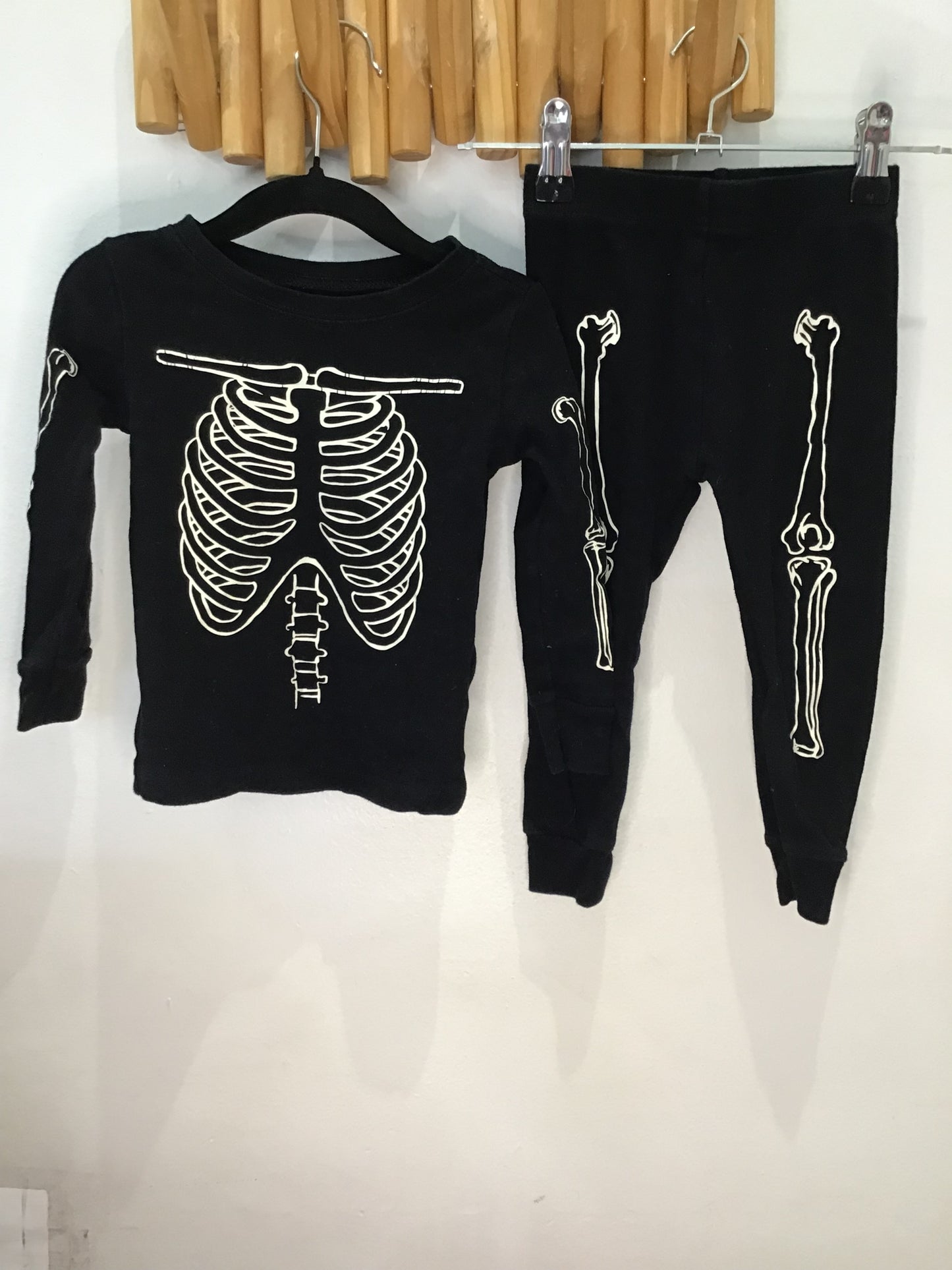Pyjamas skeleton glow in the dark 2y