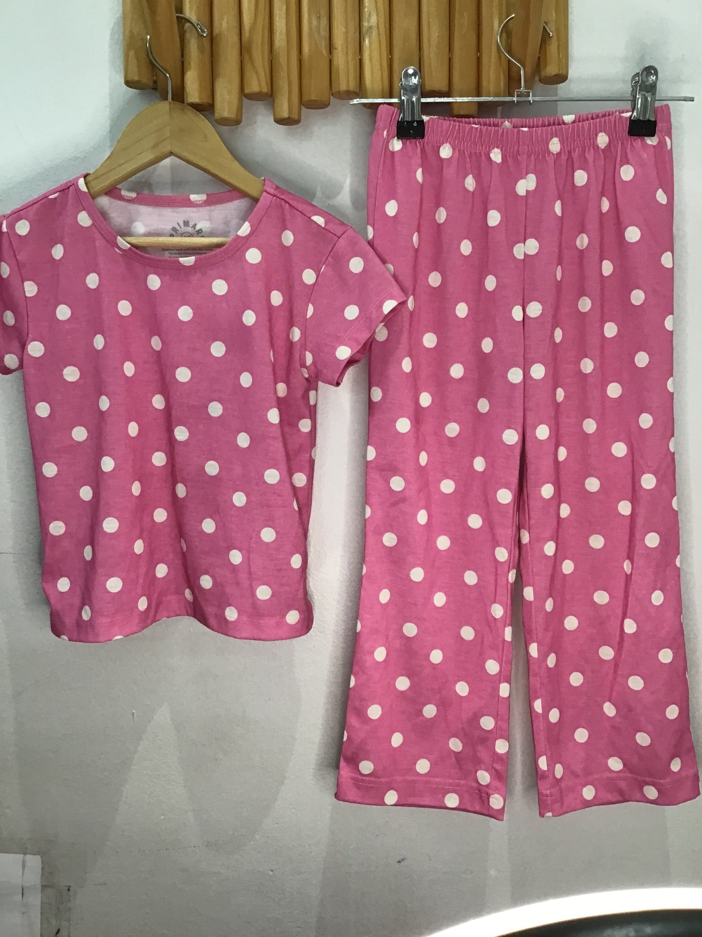 Pyjams pink dots 4-5y