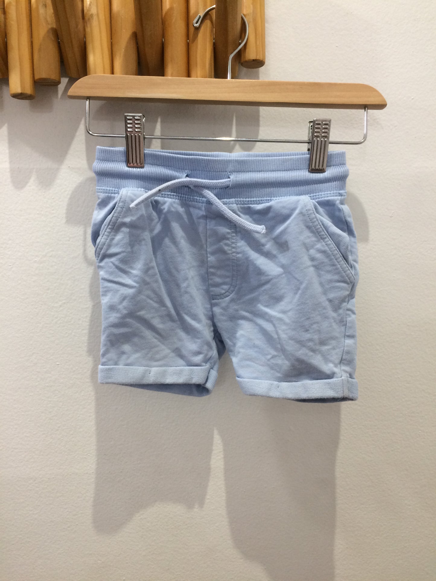 Light blue jogger shorts 18-24m