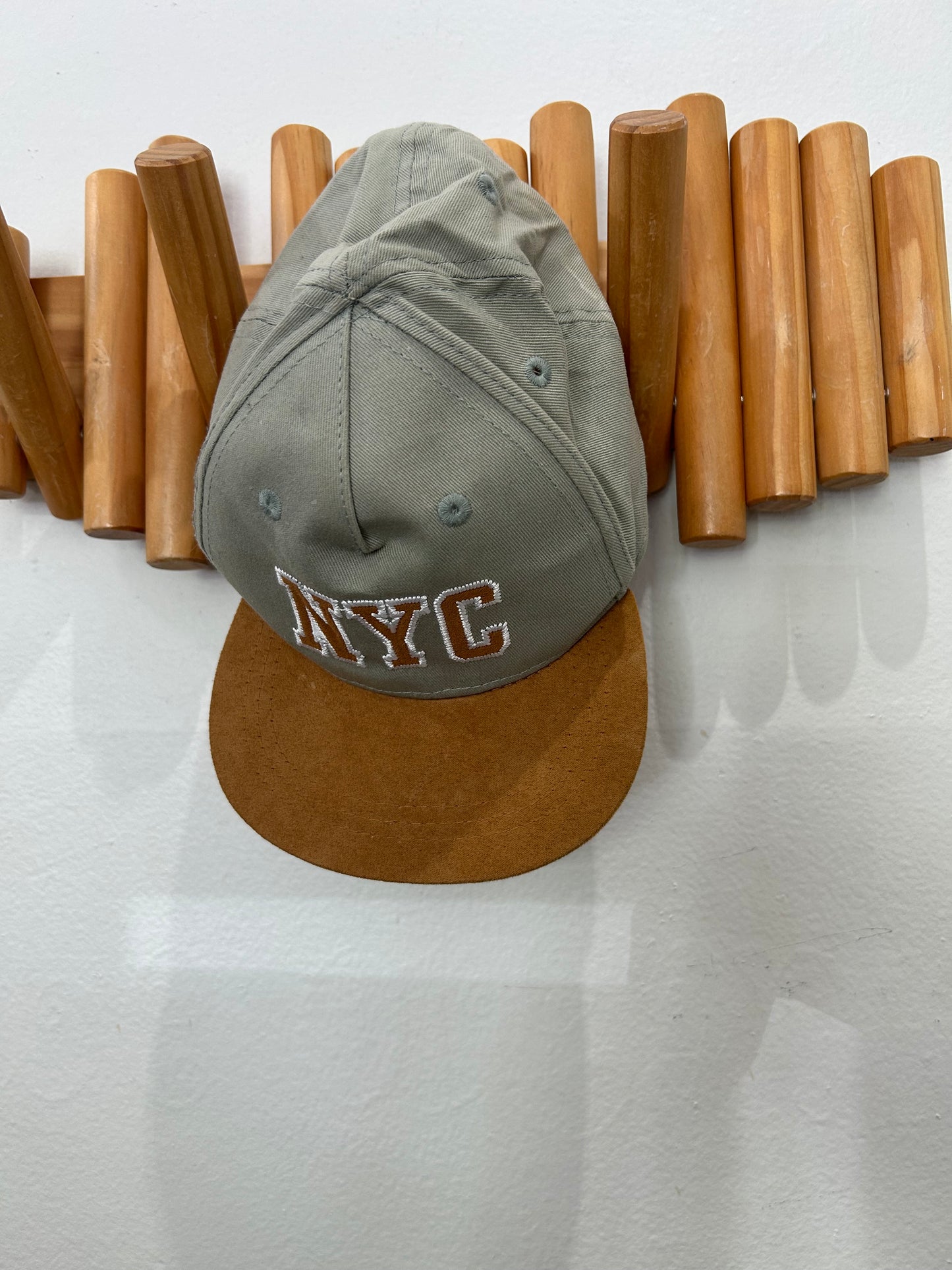 NYC snapback 9-12m