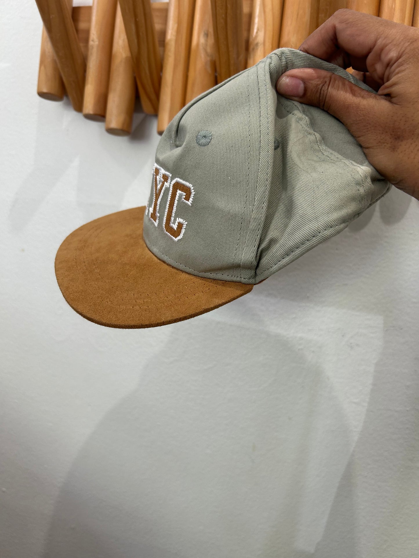 NYC snapback 9-12m