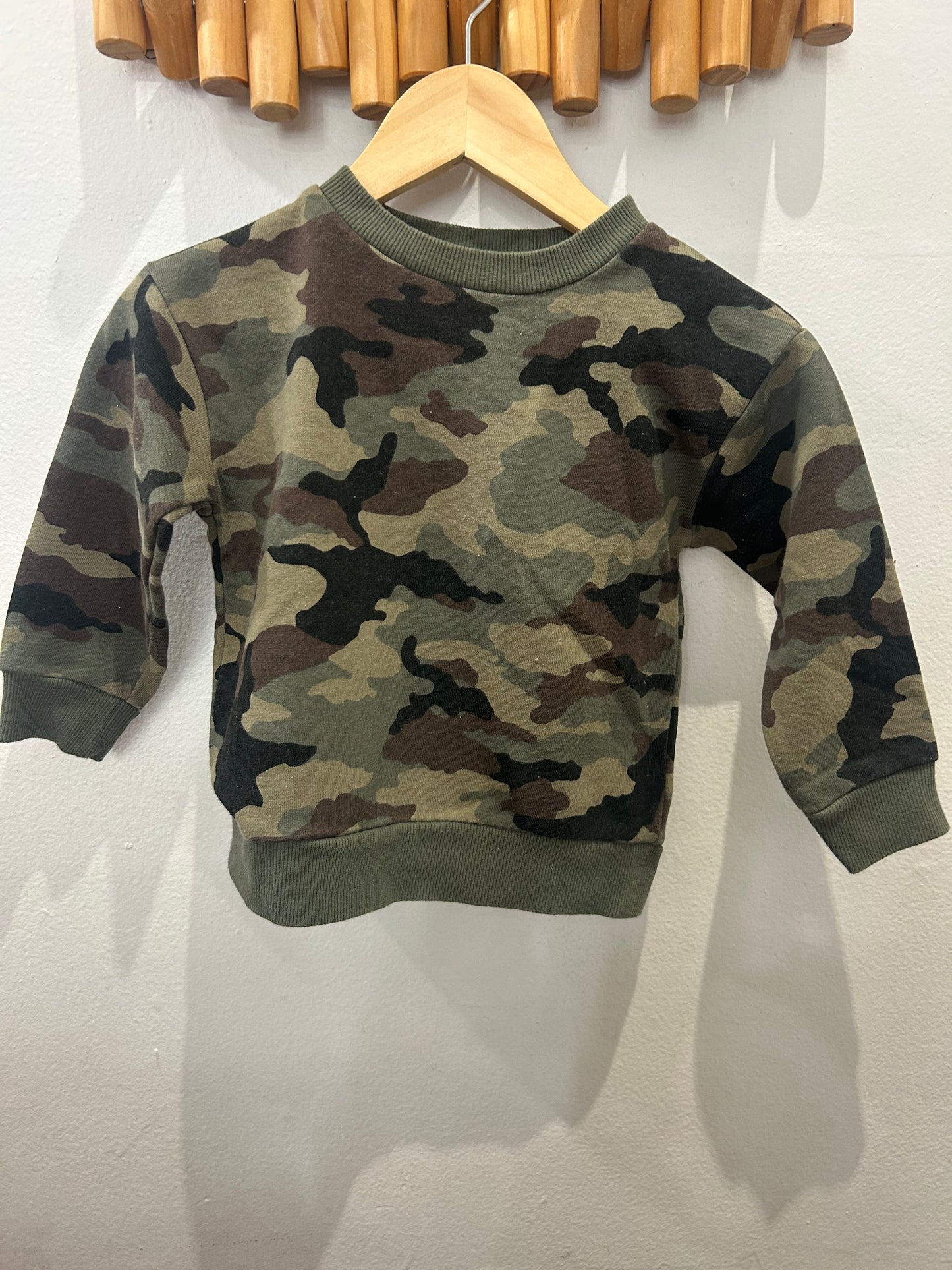 Pullover camo 2y